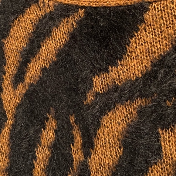 Women’s XL Animal Print Fuzzy Knit Long Cardigan Sweater Grunge Indie Grandpa - Picture 5 of 7